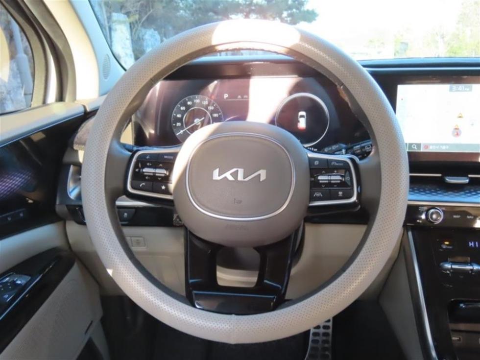 2022 - kia carnival