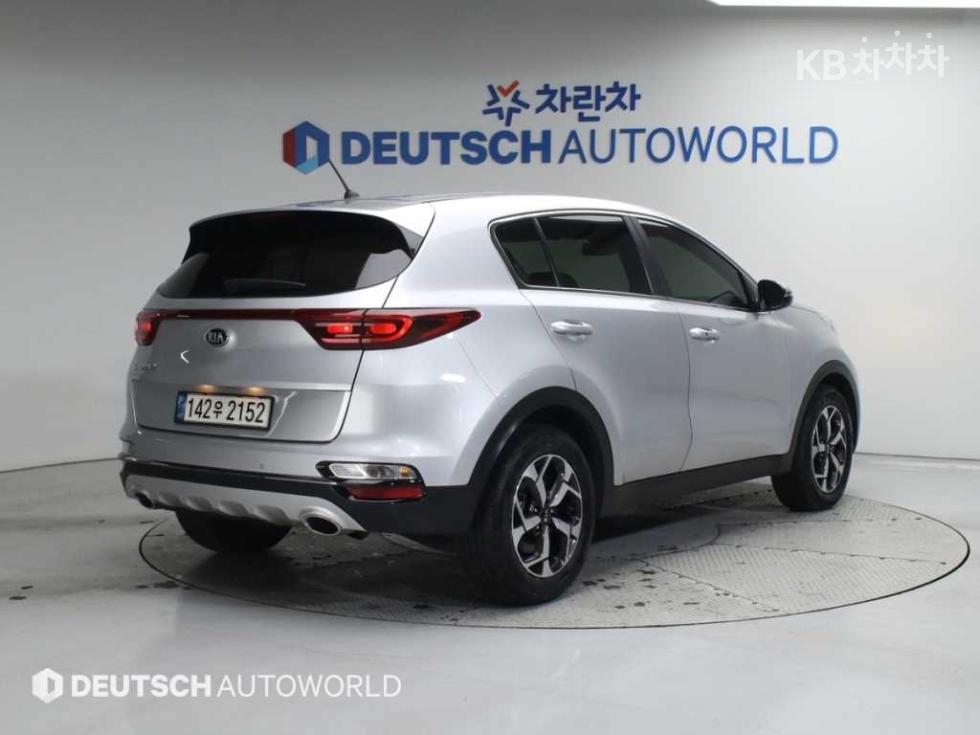 2021 - kia sportage