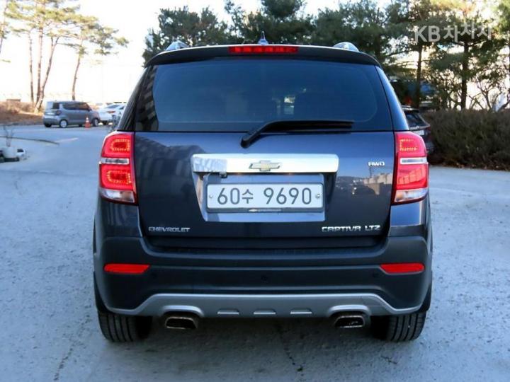 Chevrolet Captiva 4WD LTZ 5