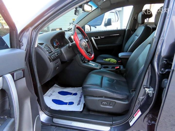 Chevrolet Captiva 4WD LTZ 6