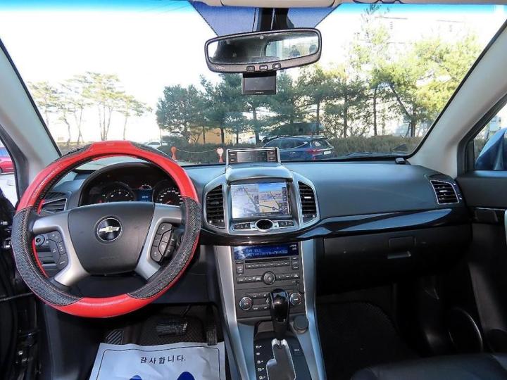 Chevrolet Captiva 4WD LTZ 8