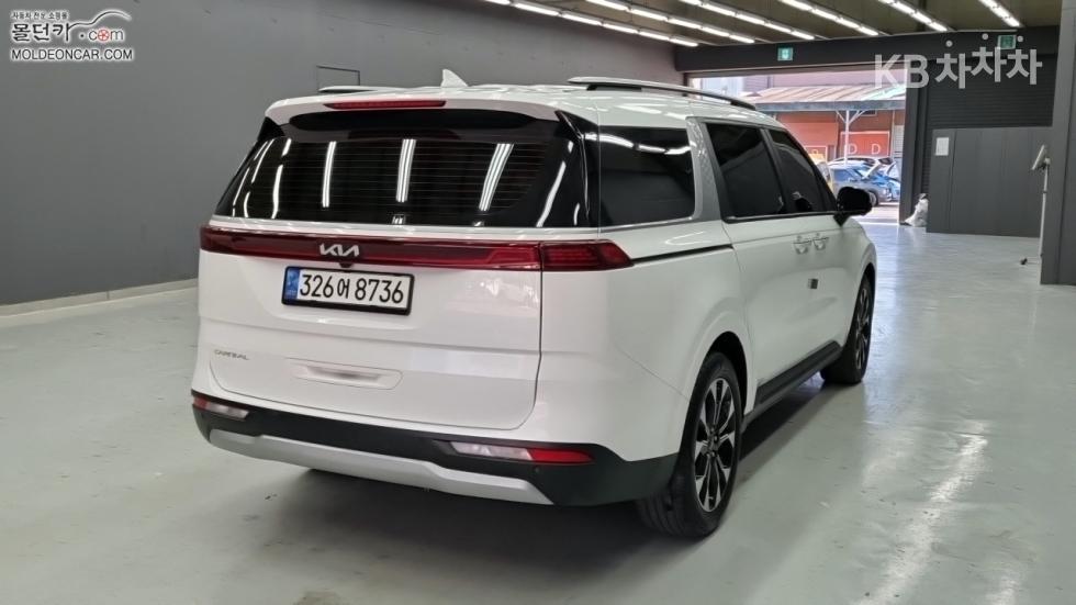 2023 - kia carnival