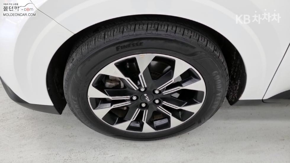2023 - kia carnival