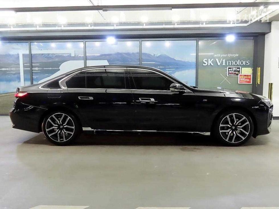 BMW 7er — miniaturë 3