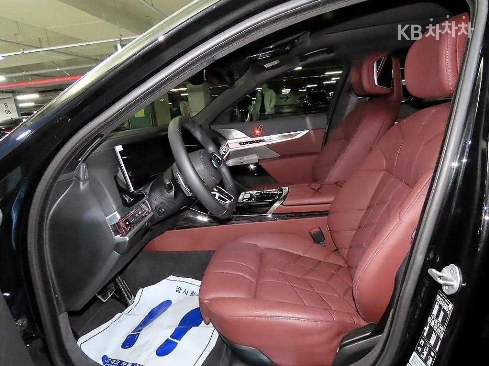 BMW 7er — miniaturë 6
