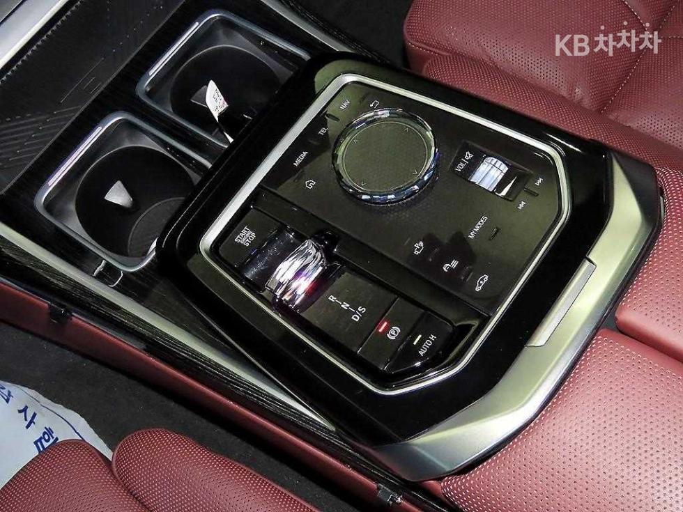 BMW 7er — miniaturë 12