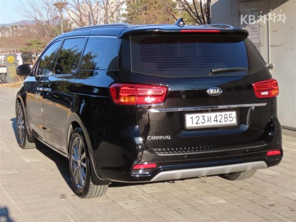 2020 - kia carnival