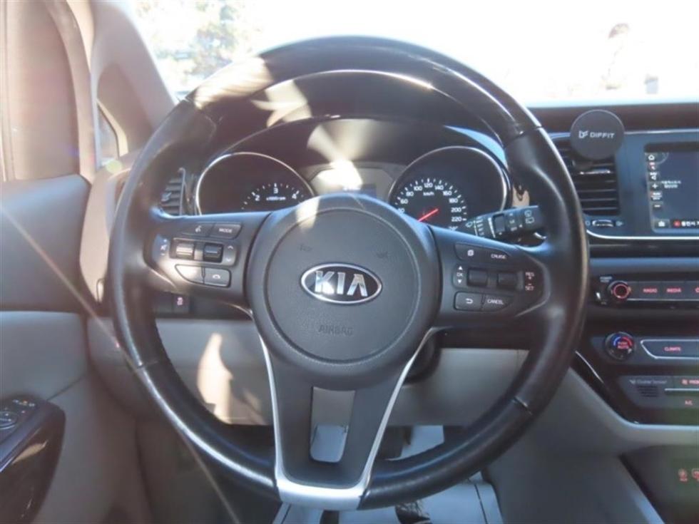 2020 - kia carnival
