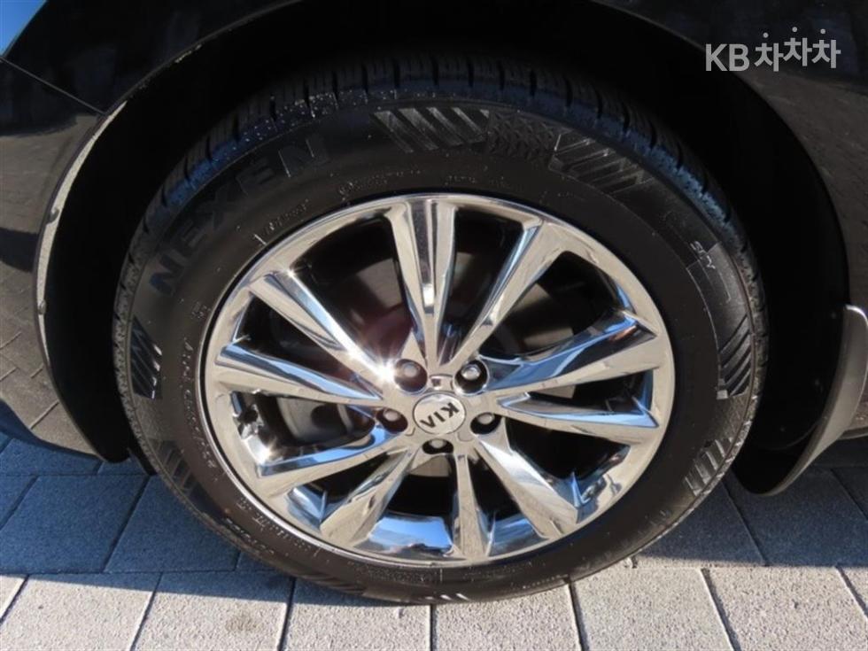 2020 - kia carnival