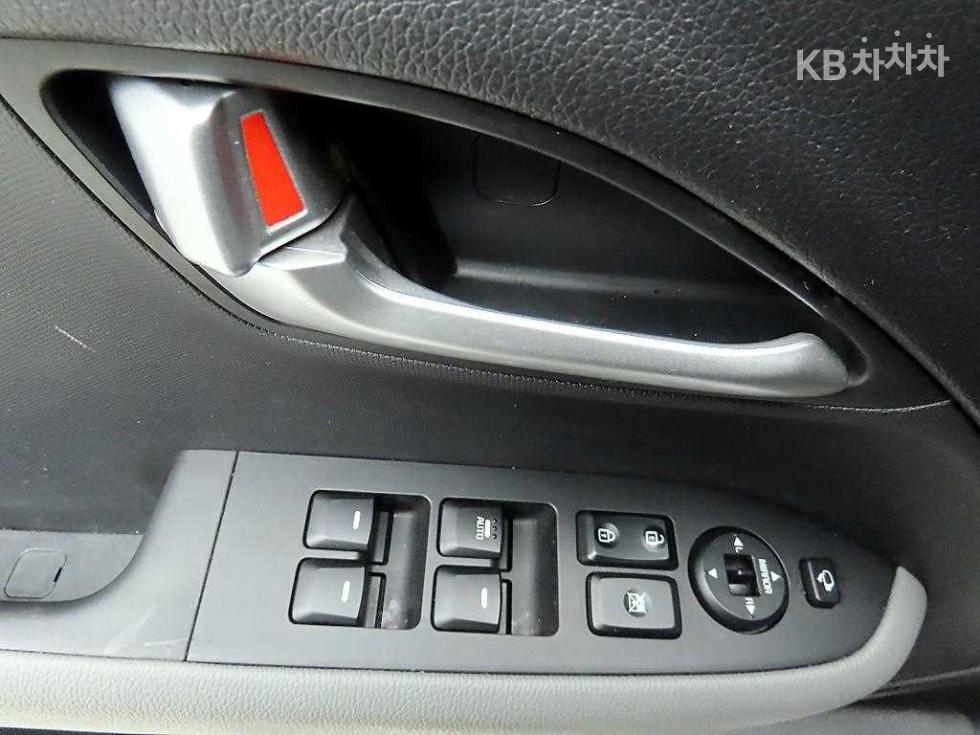 2023 - kia kia