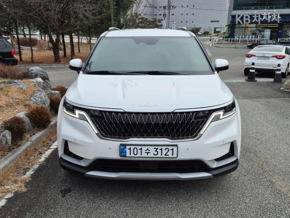2023 - kia carnival