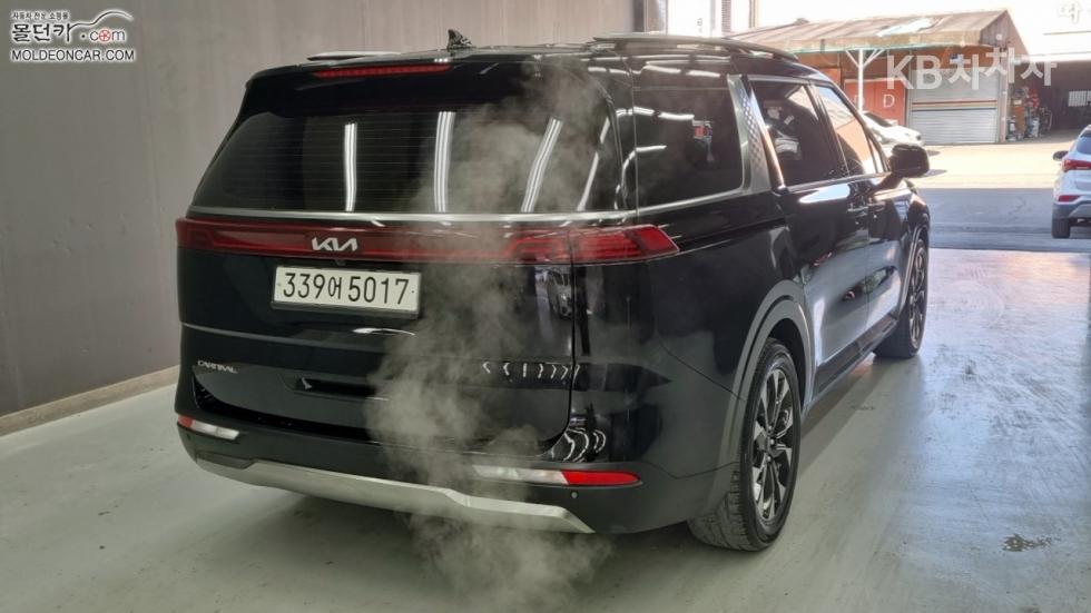 2023 - kia carnival