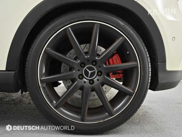 Mercedes-Benz GLA-Class X156 GLA45 AMG 4 Matic 6