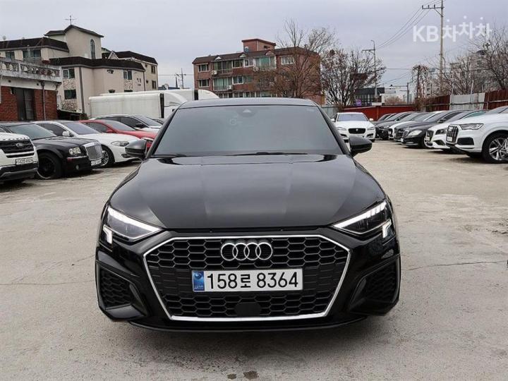 Audi A3 NEW 40 TFSI Premium 8V