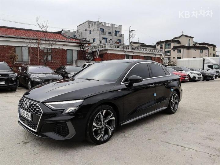 Audi A3 NEW 40 TFSI Premium 8V 3