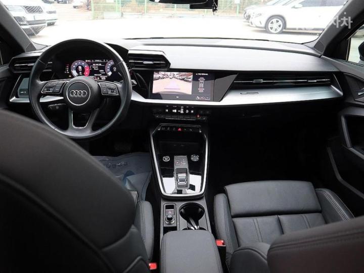 Audi A3 NEW 40 TFSI Premium 8V 6