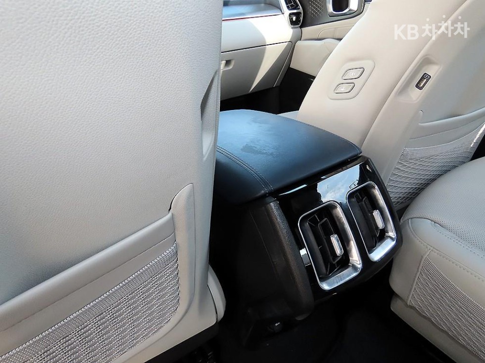 2023 - kia sorento