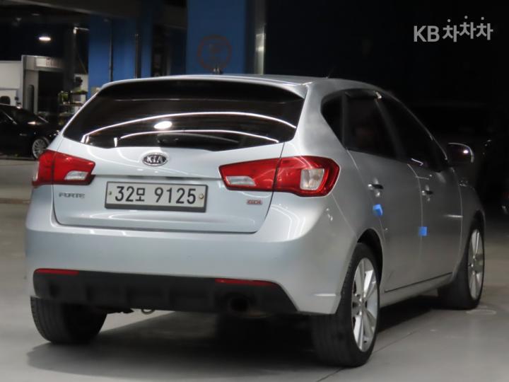 Kia Forte Hatchback 1.6 GDI Prestige Base Type 5