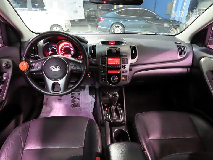 Kia Forte Hatchback 1.6 GDI Prestige Base Type 6