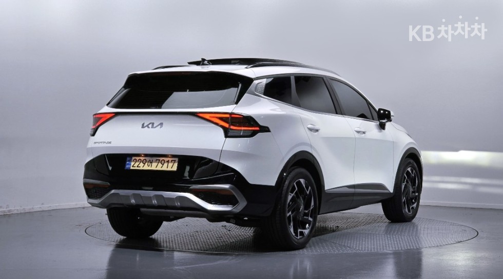 2022 - kia sportage