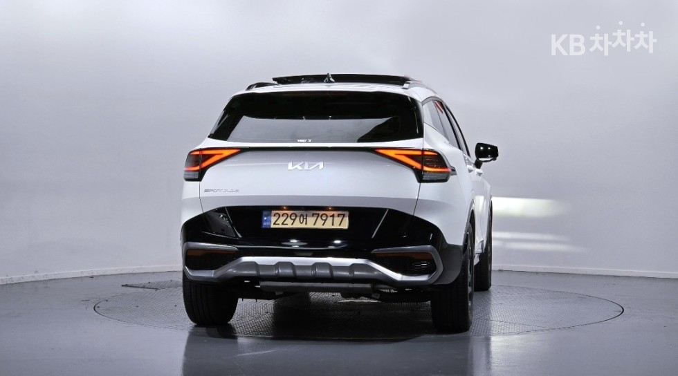 2022 - kia sportage