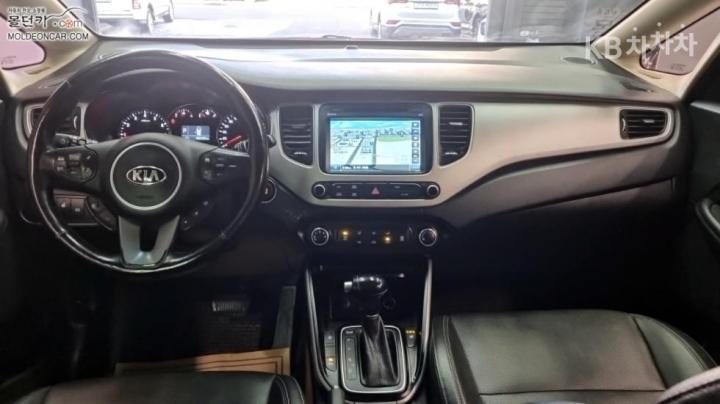 Kia Carens 2.0 LPI Prestige 8