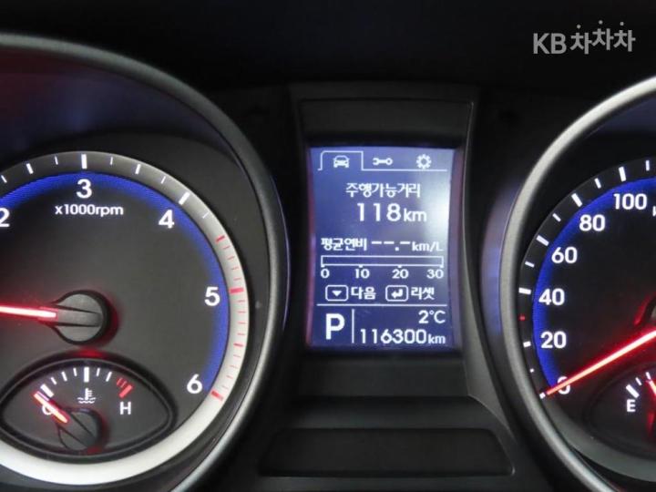 Hyundai Santa Fe DM R2.0 2WD PREMIUM Base Type 9