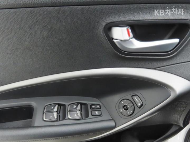 Hyundai Santa Fe DM R2.0 2WD PREMIUM Base Type 10