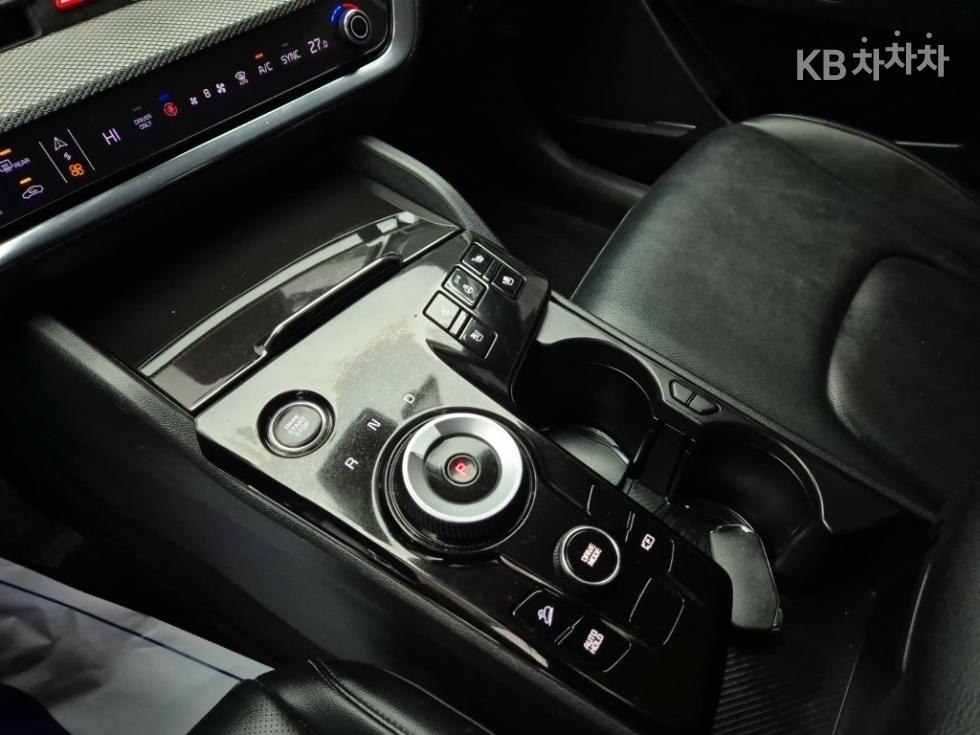 2022 - kia sportage