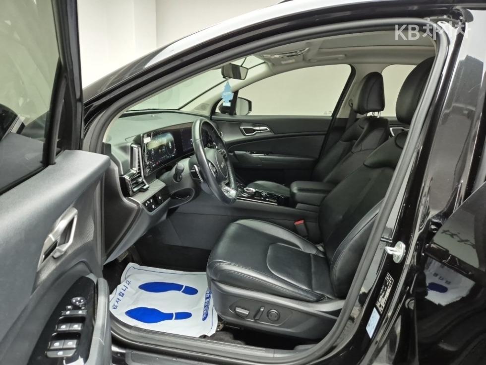 2022 - kia sportage