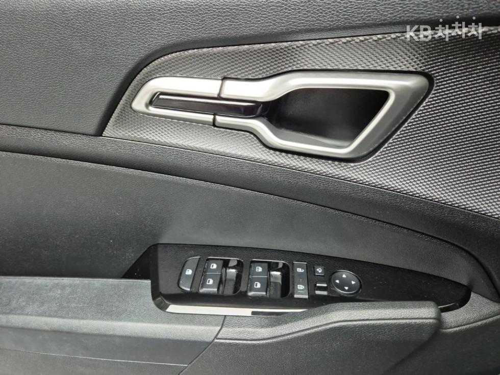 2022 - kia sportage