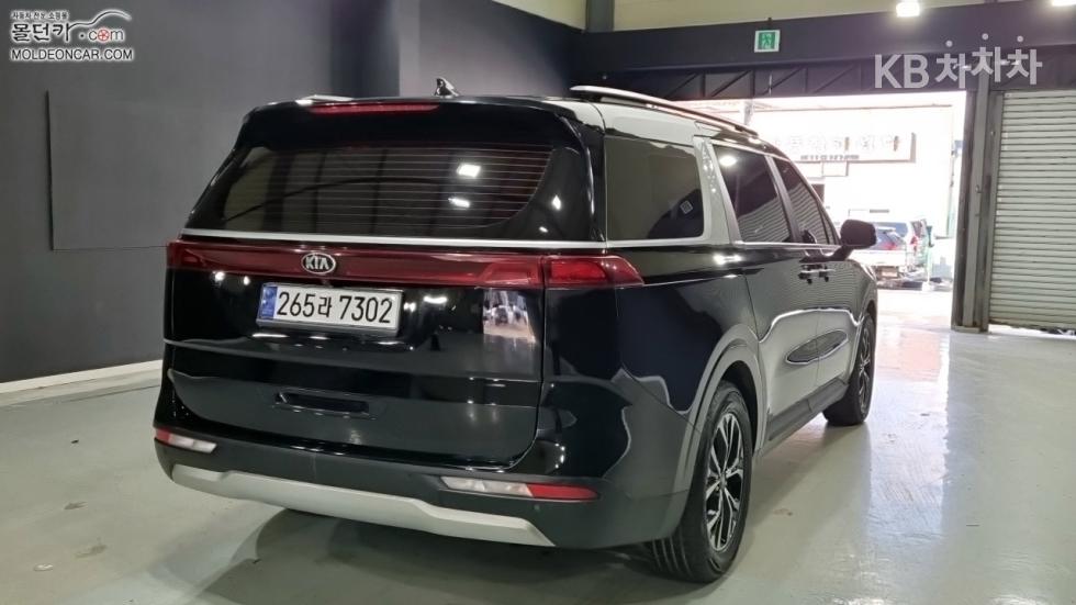 2021 - kia carnival