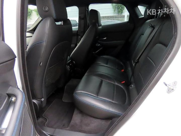 Jaguar E-PACE P250 SE 7