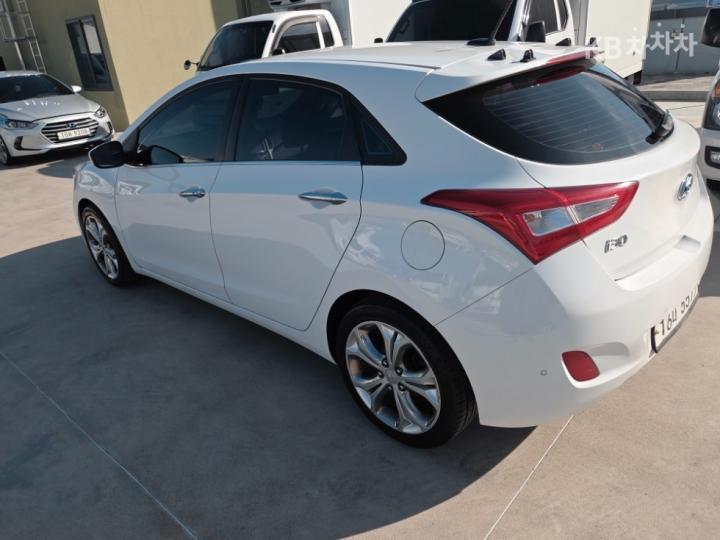 Hyundai i30 New 1.6 GDI Extreme 4