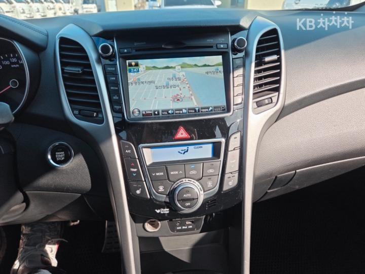 Hyundai i30 New 1.6 GDI Extreme 10