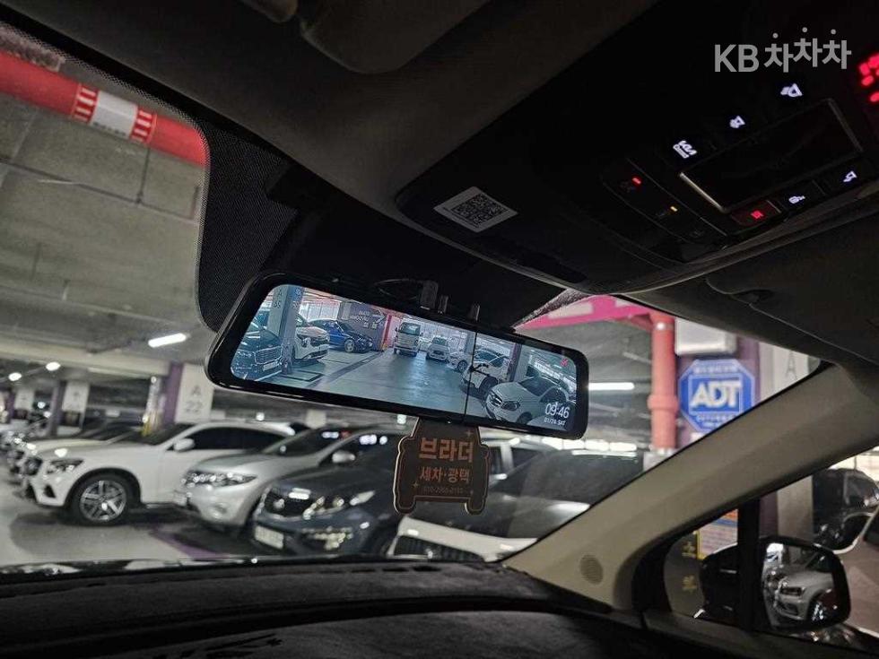 2023 - kia carnival