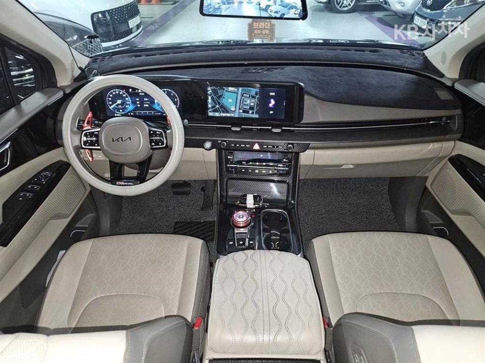 2023 - kia carnival