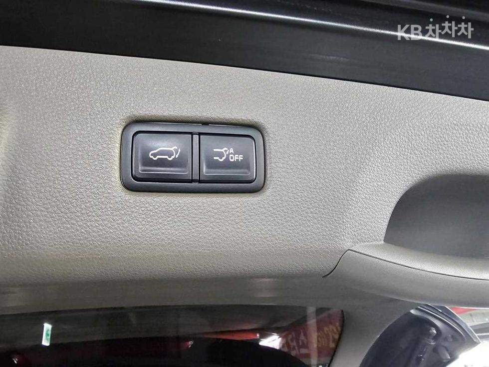 2023 - kia carnival