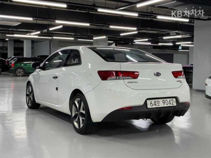 Kia Forte Koup 1.6 GDI Prestige 6