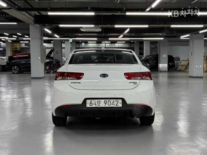 Kia Forte Koup 1.6 GDI Prestige 7
