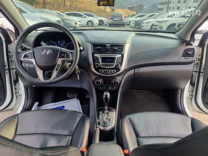 Hyundai Accent New 1.6 GDi Modern 6