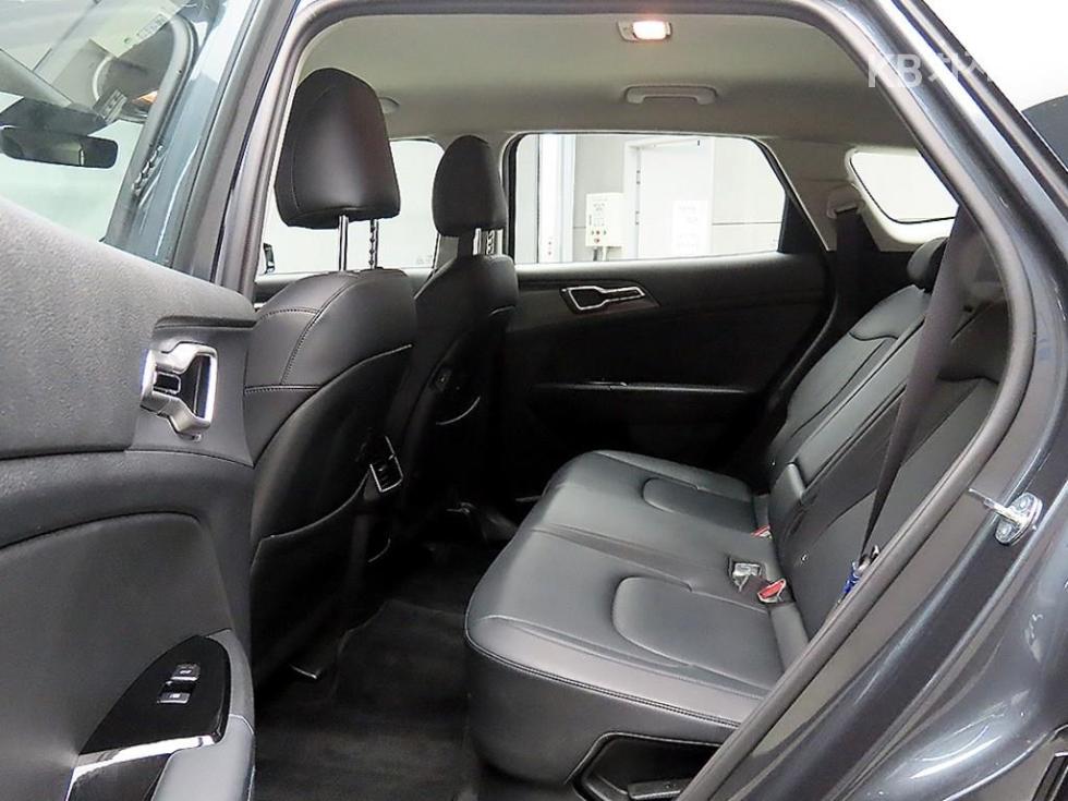 2023 - kia sportage