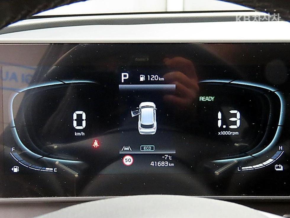 2023 - kia sportage