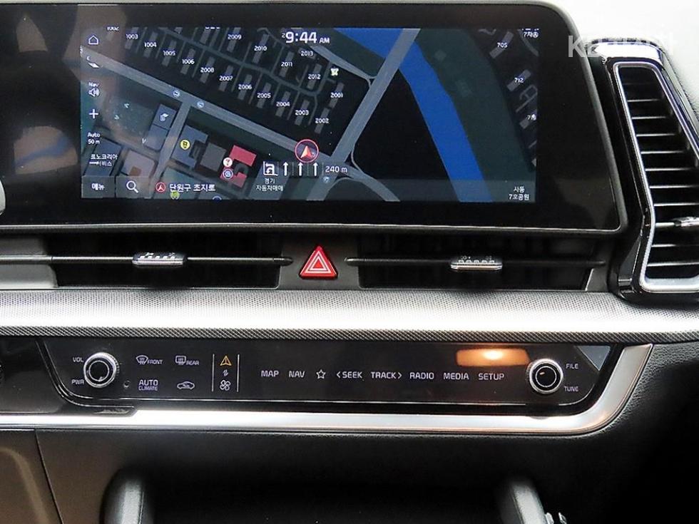 2023 - kia sportage