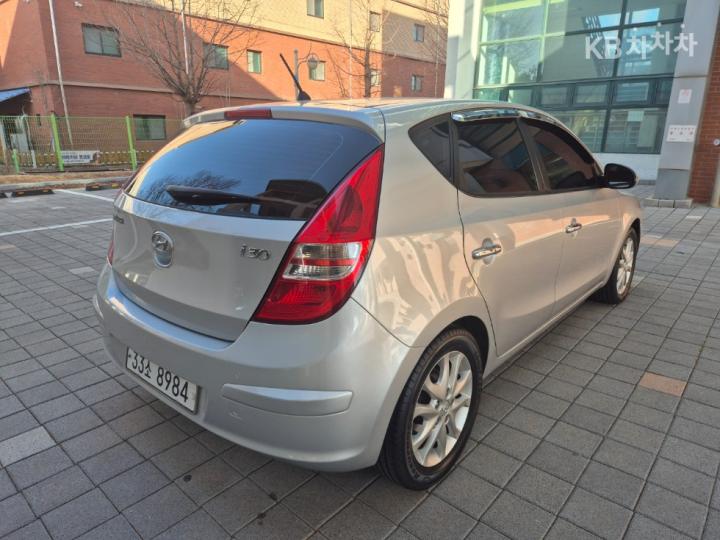 Hyundai i30 1.6 VVT Premier 5