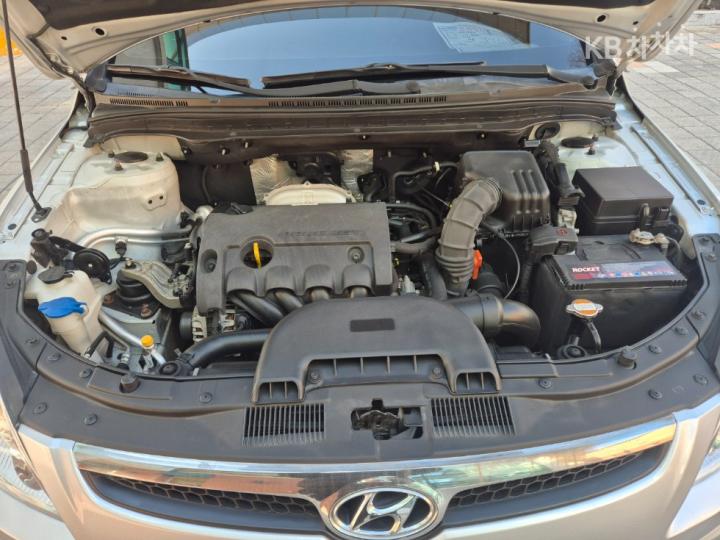 Hyundai i30 1.6 VVT Premier 7