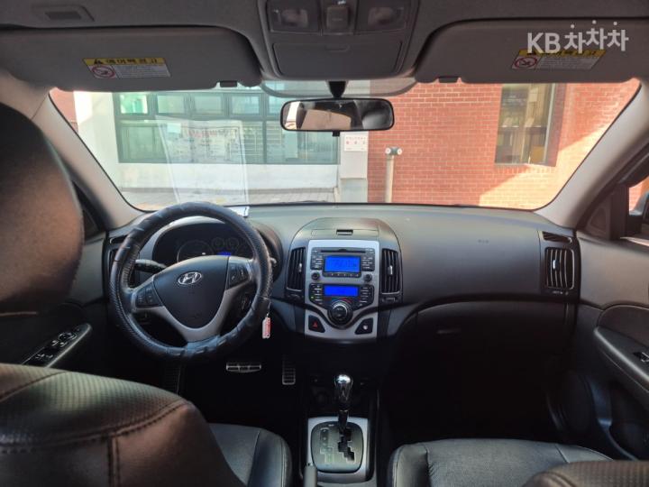 Hyundai i30 1.6 VVT Premier 8