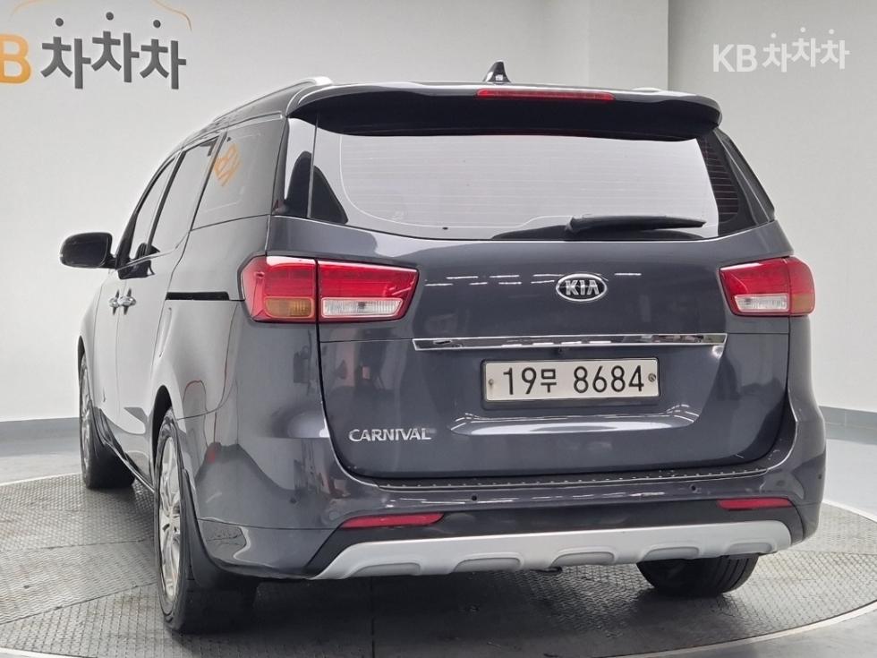2018 - kia carnival