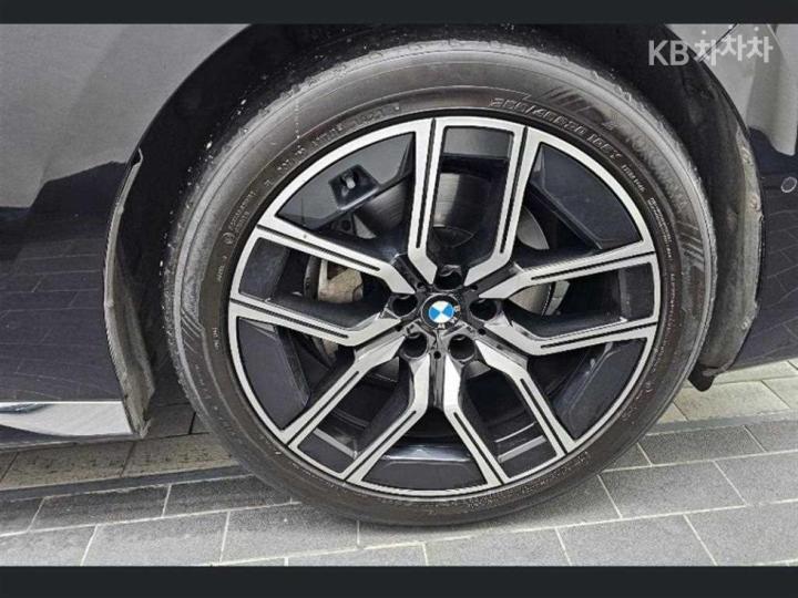 BMW 7 Series G70 740d xDrive M Sport — фото 5