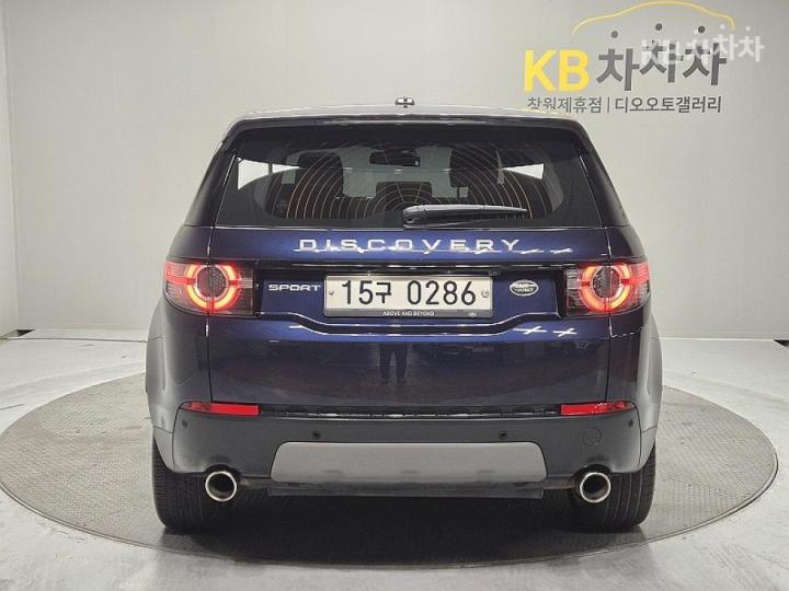 Land Rover Discovery Sport 2.0 TD4 SE 6